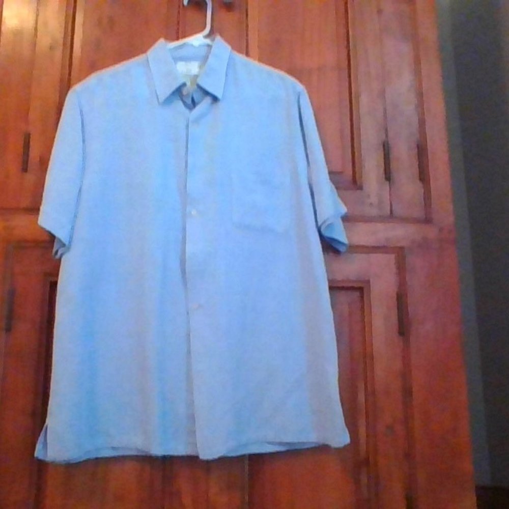 Men's casual shirt.